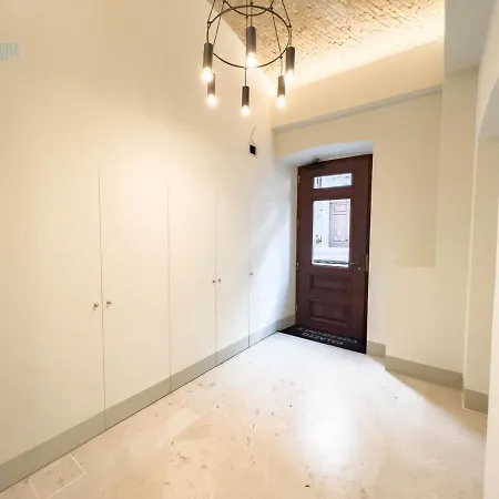 Corridoni 2b Tirabora Short Rent Apartament