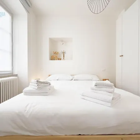 Corridoni 2b Tirabora Short Rent *