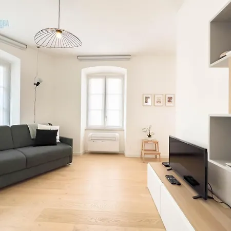 Corridoni 2b Tirabora Short Rent Apartament