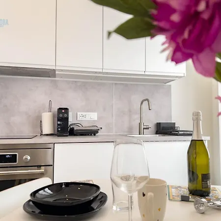 Appartamento Corridoni 2b Tirabora Short Rent Trieste