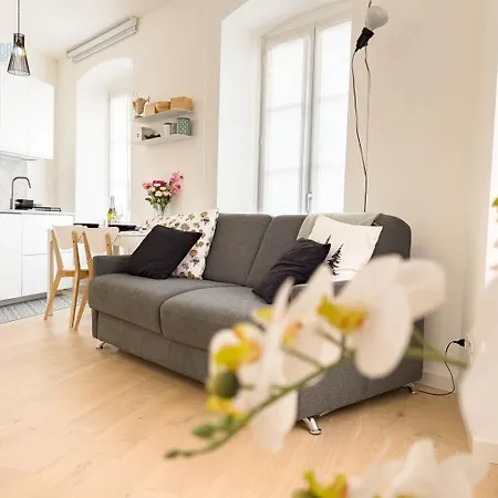 Διαμέρισμα Corridoni 2b Tirabora Short Rent