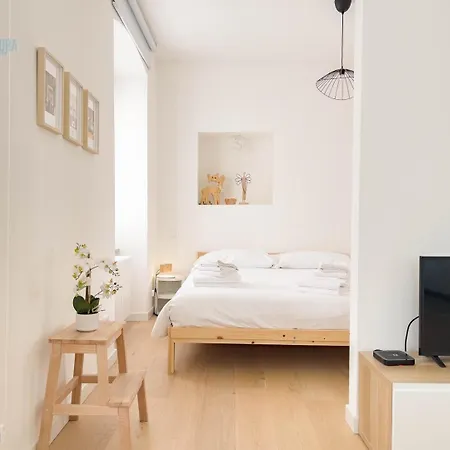 Διαμέρισμα Corridoni 2b Tirabora Short Rent *