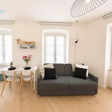 Corridoni 2b Tirabora Short Rent