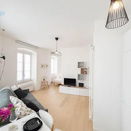 Appartamento Corridoni 2b Tirabora Short Rent Trieste